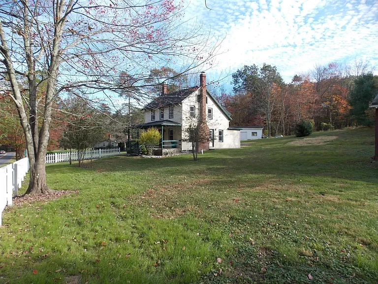 270 Wellington Rd — Photo 8