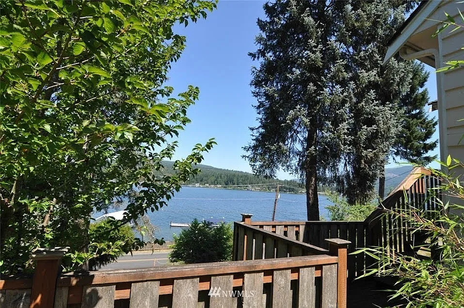 3 bed, 2400 sqft, $3,500 — Photo 2