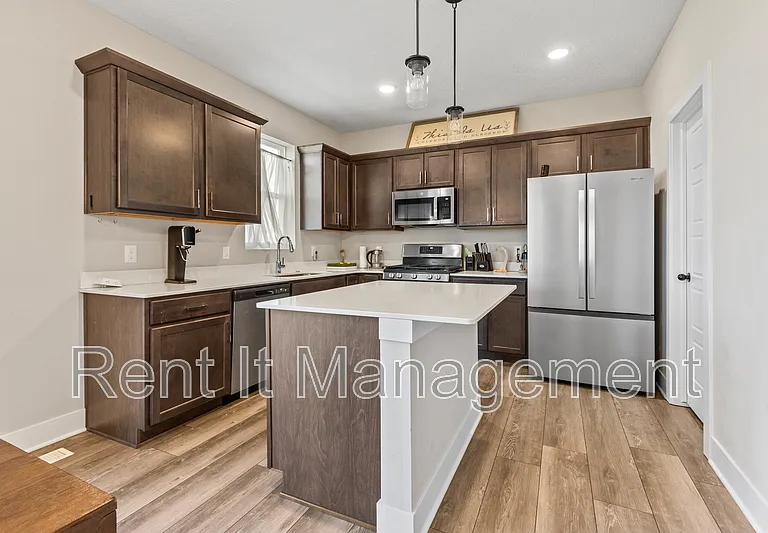 6910 Stony Point Dr — Photo 15