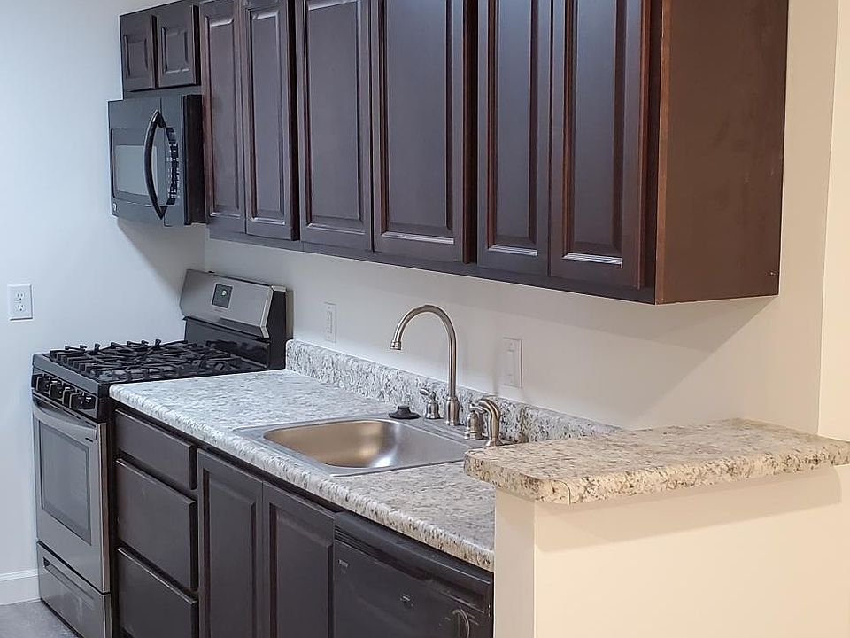 New kitchen cabinets and gas stove