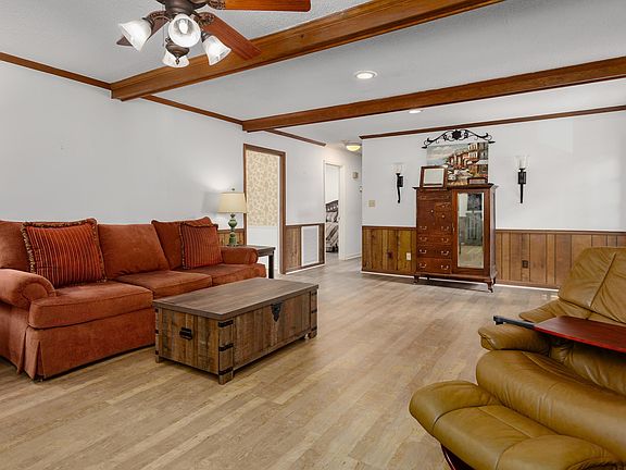 4th image of 129 Regent Ln