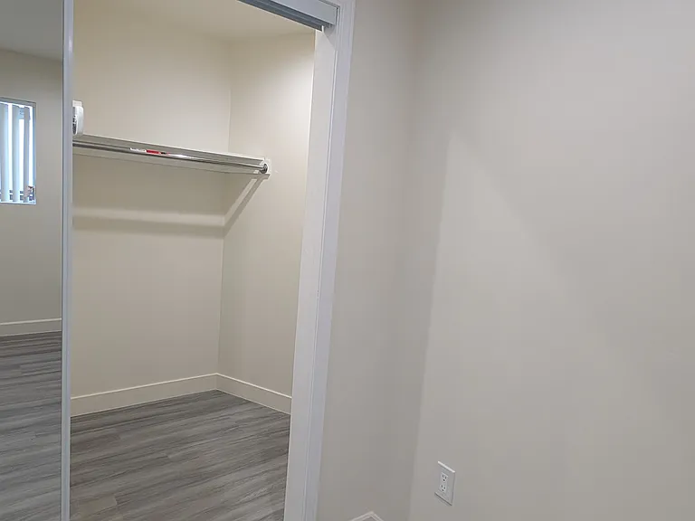 13435 Moorpark St — Photo 13