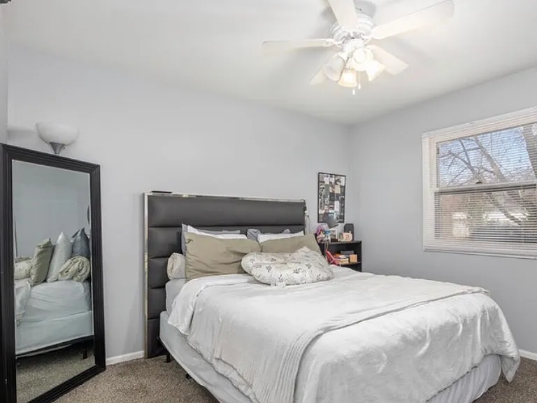 2182 Burton St SW — Photo 2