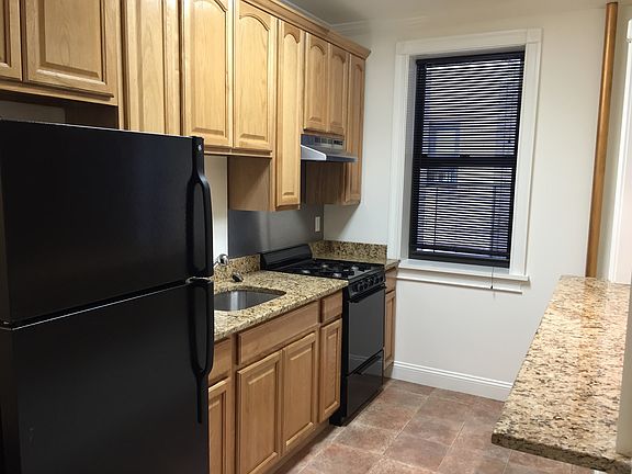 3rd image of 3426 41st St APT 1F