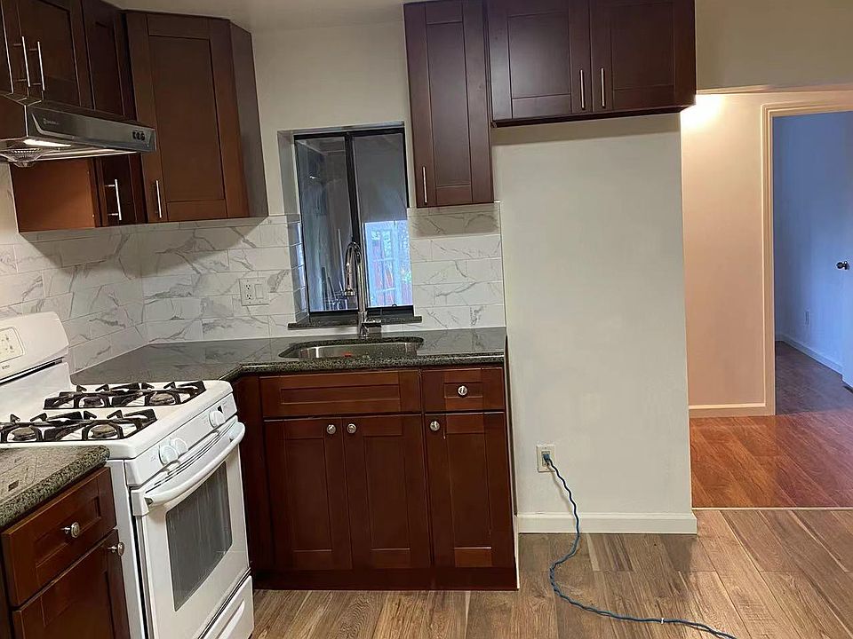 1st image of 657 University Stsan