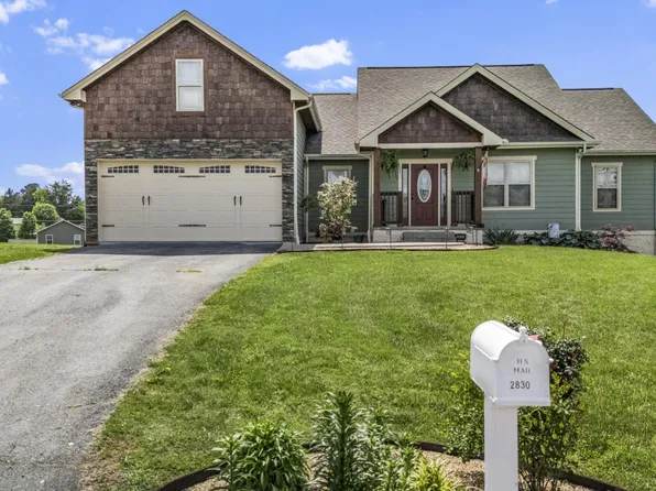 2830 Dalton Dr, Sevierville, TN 37876