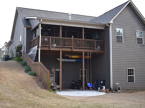 3rd image of 4758 Sweetwater Dr