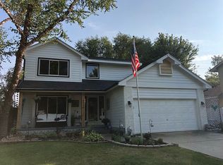8908 Oakdale Dr, Johnston, IA 50131