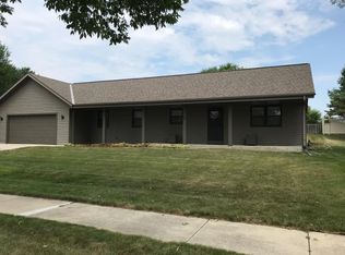 190 W Oak St, Grafton, WI 53024