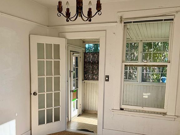 4th image of 618 - 620 E Street