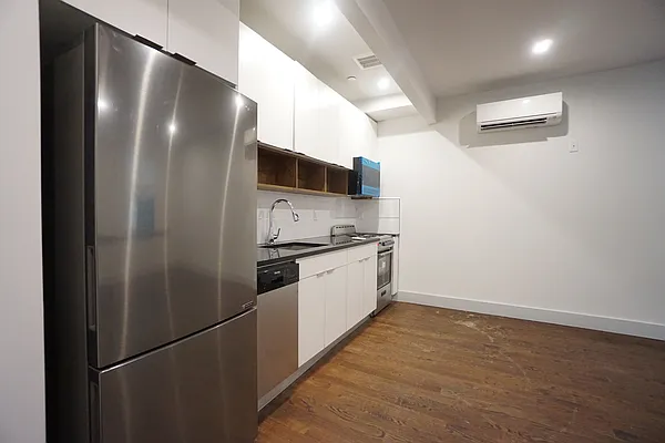 Rented by Rennit Inc. | media 3