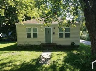 806 N Willis Ave, Champaign, IL 61821