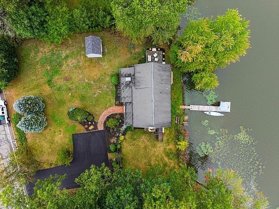 5th image of 35 Lakeside Blvd