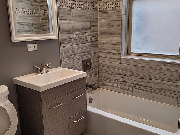 5th image of 2936 W Jackson Blvd #2