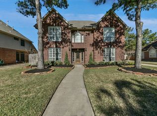 17710 Mossy Ridge Ln, Houston, TX 77095