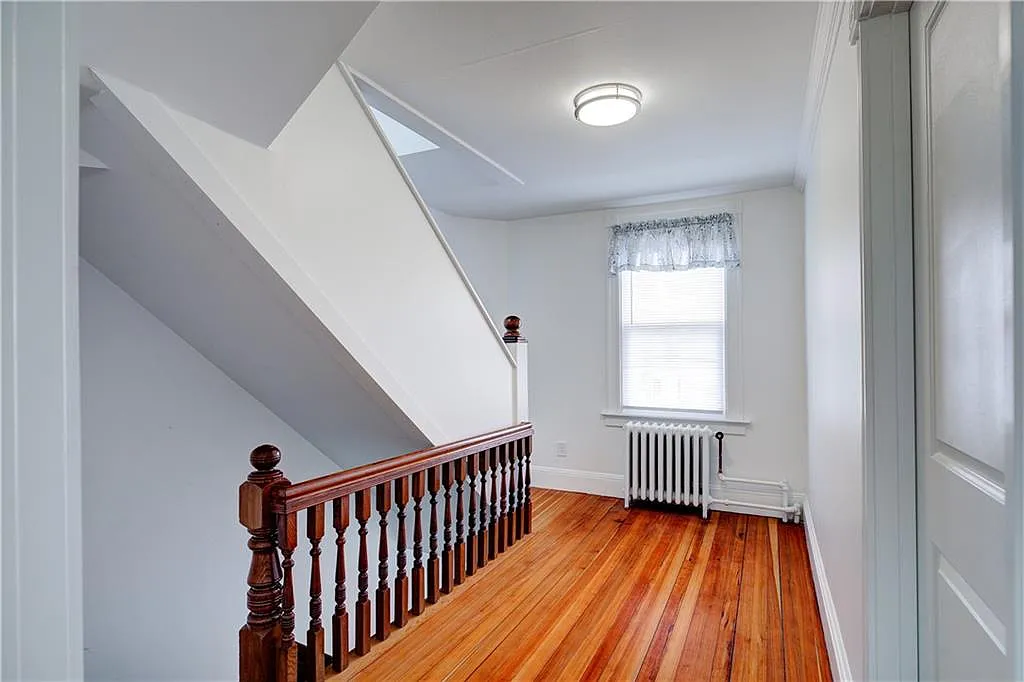 2 bed, 1105 sqft, $2,700 — Photo 3