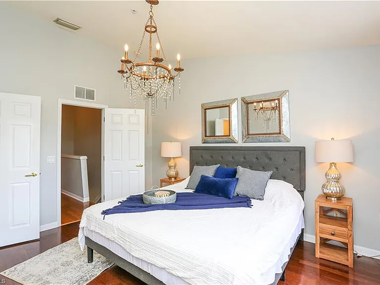 960 Hampton Cir #80 — Photo 37