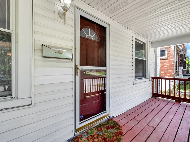 1223 Gruner Pl — Photo 6