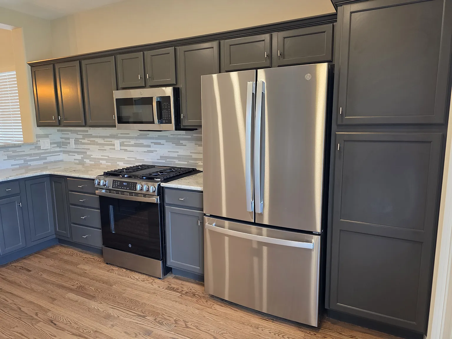 4 bed, 2682 sqft, $2,925 — Photo 3