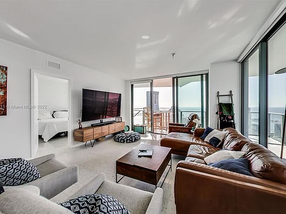 3rd image of 1300 S Miami Ave #4806