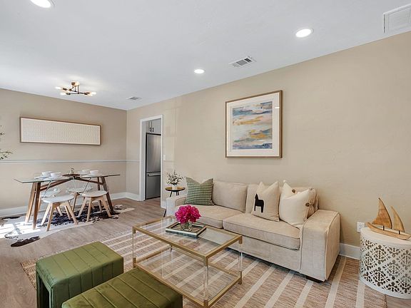 4th image of 2062 Darnell Cir