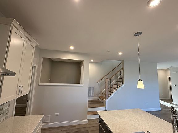 4th image of 641 N Highlander Way