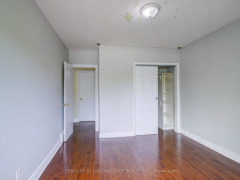 124 Haileybury Dr — Photo 27