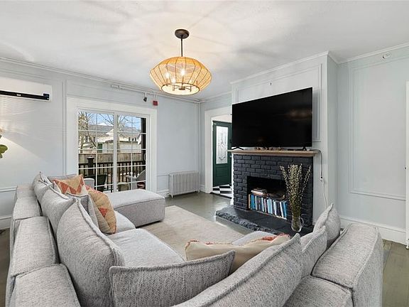 3rd image of 28 Weaver Ave