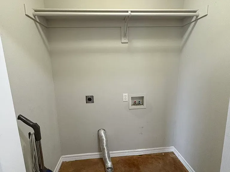 4389 E Holiday Dr — Photo 17