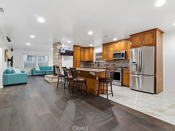 3rd image of 3638 W 157th St