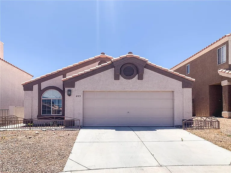 405 Europa Way — Photo 2
