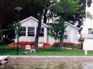 8676 Cherry Point Rd, Manitou Beach, MI 49253