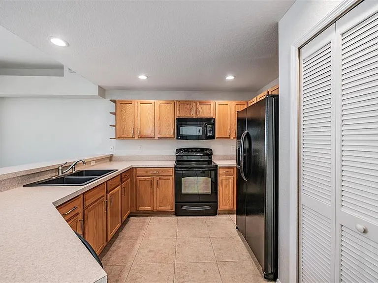 1827 Hammocks Ave #1827 — Photo 9