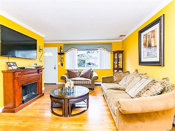 4th image of 76 Hillside Ave