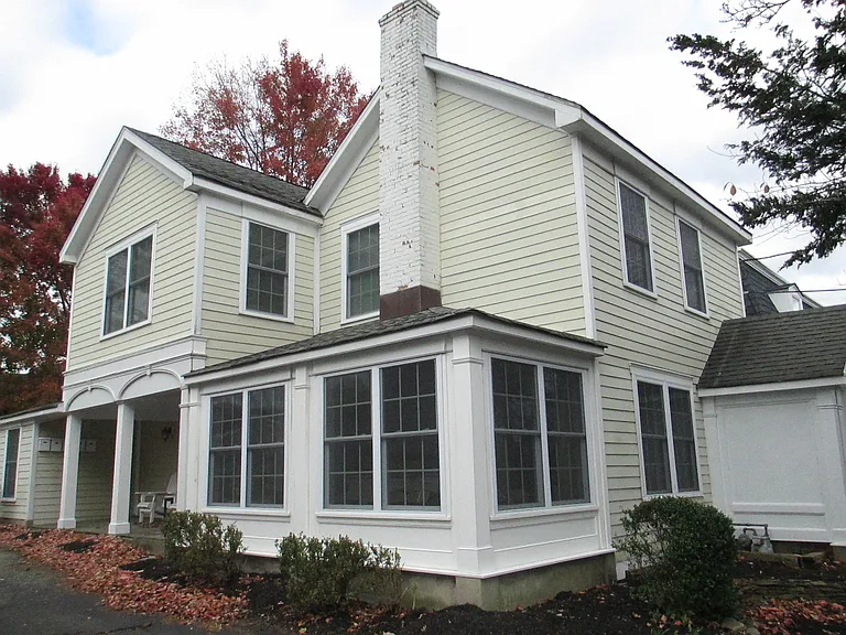 103 E River Rd #B — Photo 1