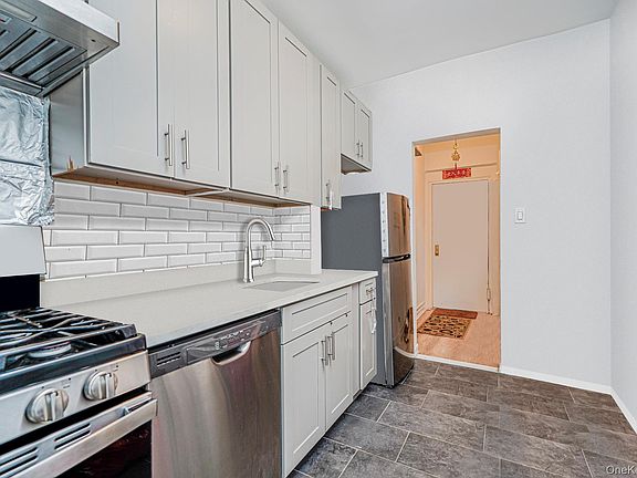 2nd image of 79 O Avenue #B2