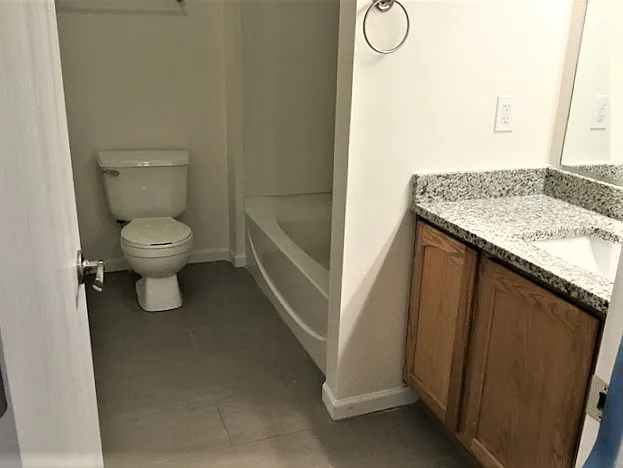 651 Norfolk Sq S — Photo 8