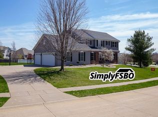 5423 Hugo Rd, Bettendorf, IA 52722
