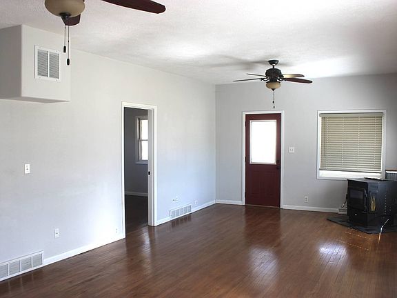 5th image of 408 N Broadway St