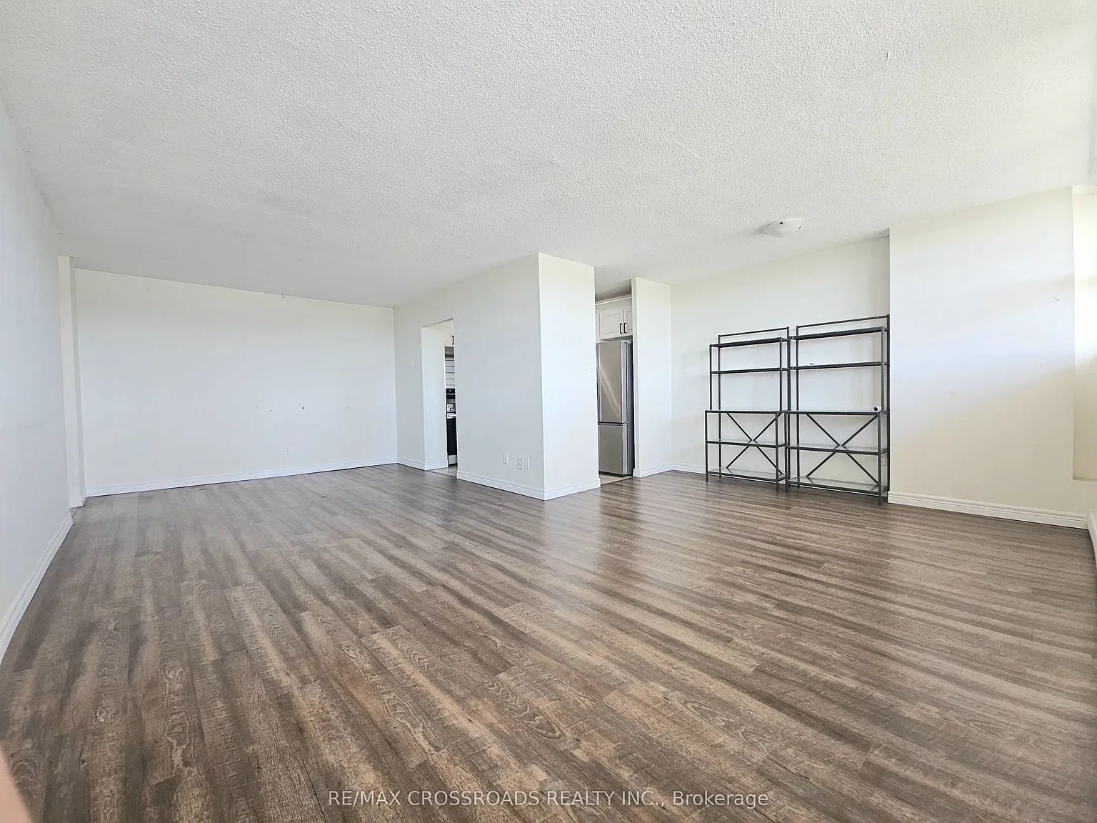 2 bed, $1,900 — Photo 4