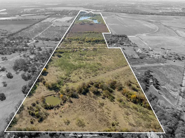 8604 W Lake Creek Rd, Riesel, TX 76682