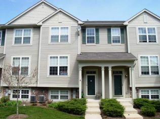 1062 Chadwick Dr, Grayslake, IL 60030