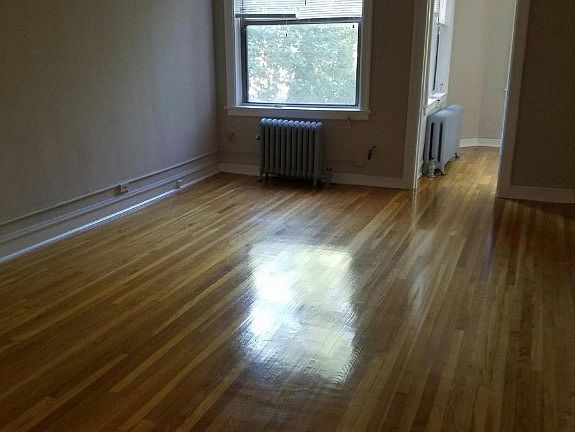 3rd image of 1361 W Estes Ave #2L