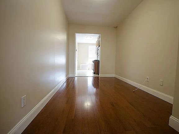4th image of 1280 Myrtle Ave APT 2R
