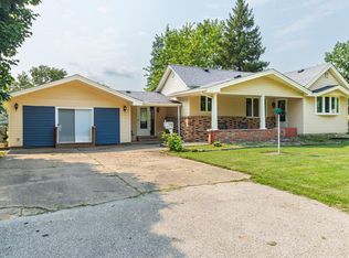 214 NE 6th Ave, Galva, IL 61434