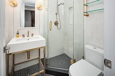 Sold by Barlavi Inc.