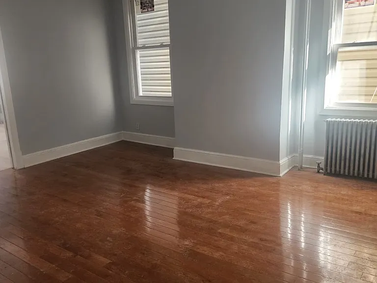 45 Linden St #1 — Photo 3