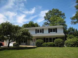 3105 Woodhaven Dr, Cinnaminson, NJ 08077