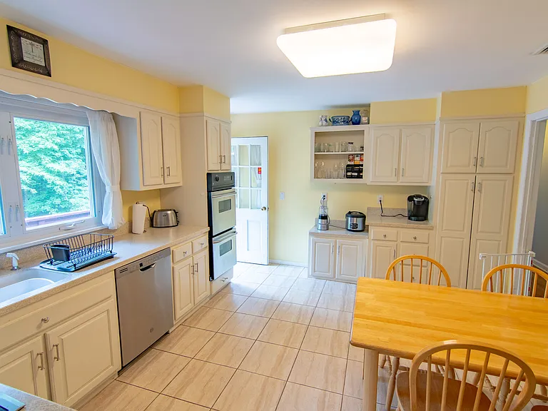 113 Dogwood Ln — Photo 8