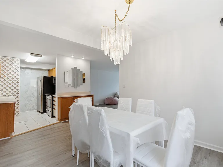 1235 S Maple Rd #201 — Photo 18